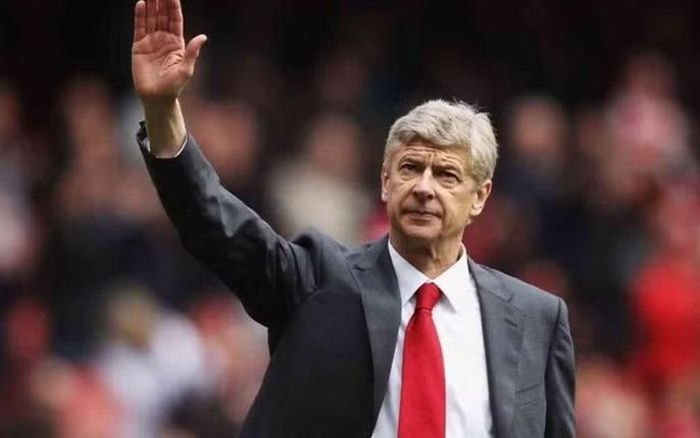 HLV Wenger dự đoán Arsenal đánh bại PSG lên ngôi vô địch cúp C1 châu Âu.