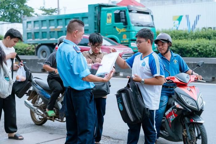Trong mỗi kỳ thi, Trường Đại học Nguyễn Tất Thành huy động mọi lực lượng để hỗ trợ thí sinh, phụ huynh yên tâm hơn.