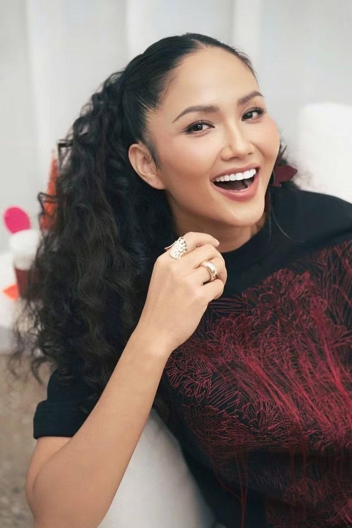 Chính điều đó đã giúp top 5 Miss Universe 2018 nhận được nhiều lời khen ngợi từ khán giả cũng như giới chuyên môn.