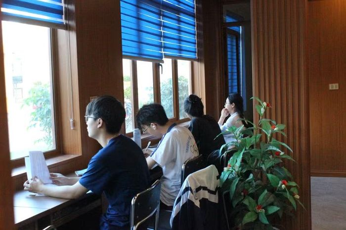 Một góc thư viện Trường THPT Lý Tự Trọng (xã Thạch Hà, Hà Tĩnh).
