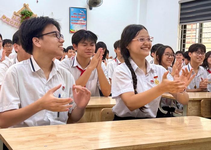 Học sinh lớp 9 Hà Nội bước vào kỳ thi "nóng" nhất năm.