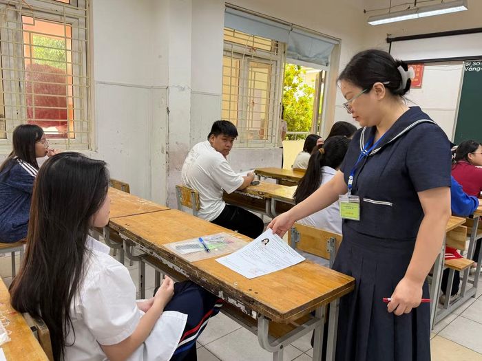 Thí sinh trong phòng nghe phổ biến quy chế thi