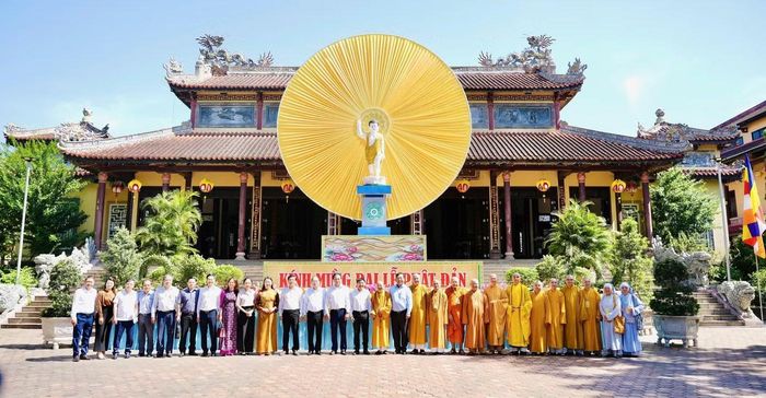 Phó Thủ tướng ghi nhận những đóng góp của Ban Trị sự GHPGVN TP. Huế cùng tăng ni, phật tử trong thực hiện chủ trương của Đảng, chính sách pháp luật của Nhà nước.