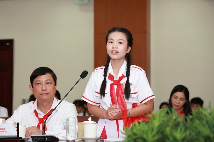 Các em học sinh mạnh dạn nêu các nguyện vọng, đề xuất từ chính những vấn đề mà mình nắm bắt trong quá trình học tập, sinh hoạt.