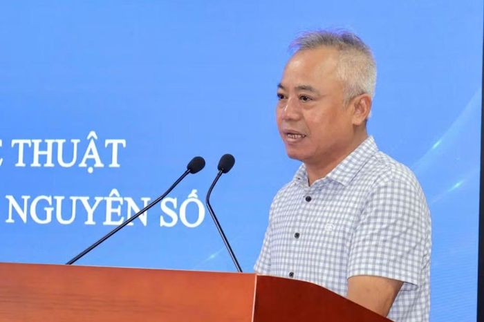 TS. Nguyễn Đăng Chương - Phó Chủ tịch Hội Nghệ sĩ Sân khấu Việt Nam - phát biểu đề dẫn tọa đàm.