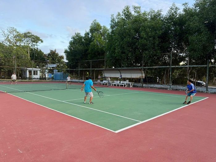 Các đội tham gia môn thi đấu tennis.