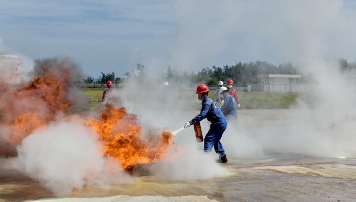 Các đơn vị, lực lượng liên quan đến công tác bảo đảm vận hành an toàn, ổn định và hiệu quả NMLD Dung Quất được yêu cầu luôn túc trực, sẵn sàng ứng phó các nguy cơ xảy ra sự cố.