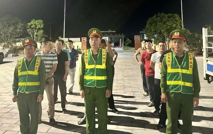 Lực lượng chức năng ra quân tuần tra, kiểm soát trật tự an toàn giao thông.