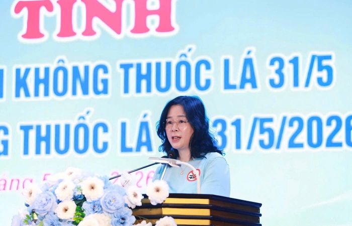 TS.BSCKII Lê Thị Hoài Chung phát biểu kêu gọi chung tay đẩy lùi tác hại của thuốc lá và thuốc lá.