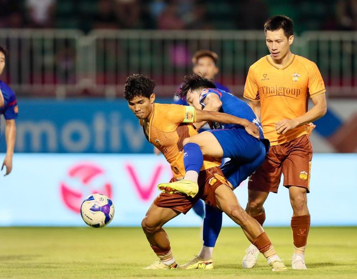 HAGL chưa thể trụ hạng