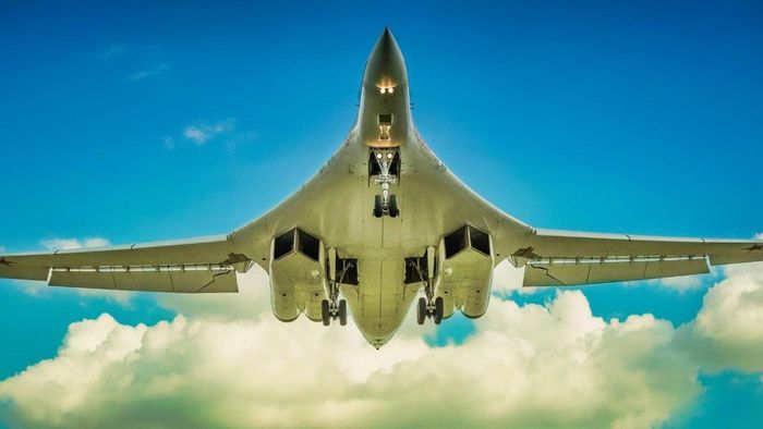 Máy bay ném bom chiến lược Tu-160 Blackjack. Ảnh: Flightglobal