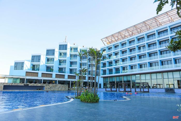 Khách sạn Mường Thanh Luxury Xuân Thành vừa tân trang lại hệ thống hạ tầng để đón khách mùa cao điểm.
