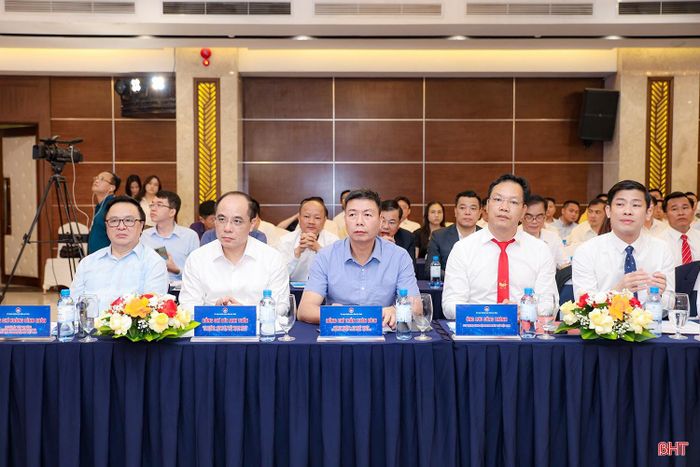 Đại diện các bộ, ngành Trung ương tham dự diễn đàn.