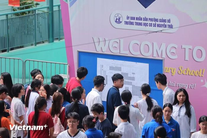 Bảng tra cứu thông tin phòng thi, số báo danh thí sinh. (Ảnh: Hoài Nam/Vietnam+)