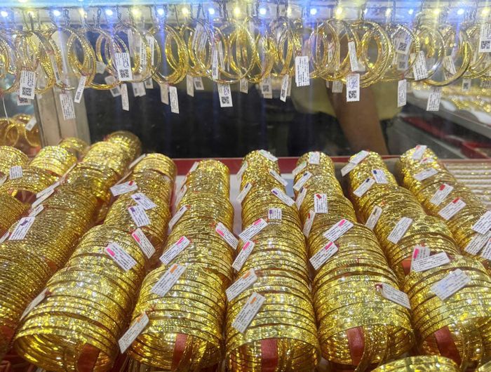 Vàng trang sức được nhiều chị em phụ nữ chọn mua vừa làm trang sức và tích trữ.