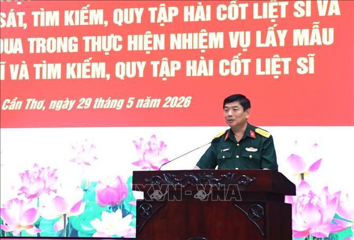 Đại tá Nguyễn Thúc Linh, Phó Chủ nhiệm Chính trị, Phó trưởng Ban thường trực Ban Chỉ đạo 515 Quân khu 9, phát biểu.