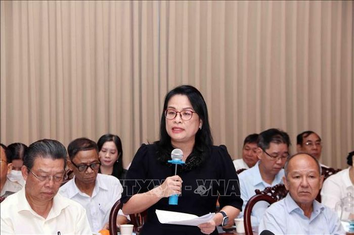 GS.TS Ngô Thị Phương Lan, Hiệu trưởng Trường Khoa học xã hội và Nhân văn TP Hồ Chí Minh, góp ý bổ sung các quy định về đào tạo, thu hút, giữa chân nguồn nhân lực chất lượng cao.