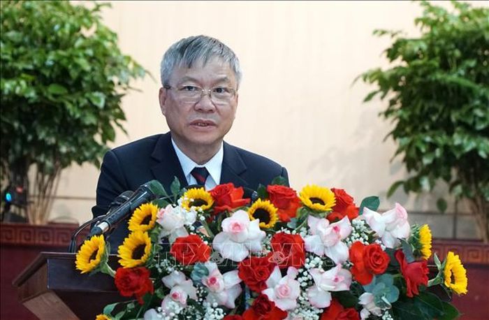 Phó Bí thư Thành ủy, Chủ tịch HĐND thành phố Đà Nẵng Nguyễn Đức Dũng phát biểu tại Kỳ họp.