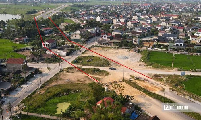 Đại diện Ban quản lý dự án công trình giao thông và phát triển đô thị Hà Tĩnh cho biết, khi mặt bằng được bàn giao đầy đủ, chủ đầu tư sẽ đôn đốc đơn vị thi công đẩy nhanh tiến độ, hoàn thiện toàn bộ tuyến đường trước 30/6/2026.