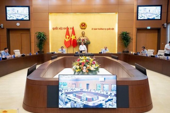 Quang cảnh cuộc họp.