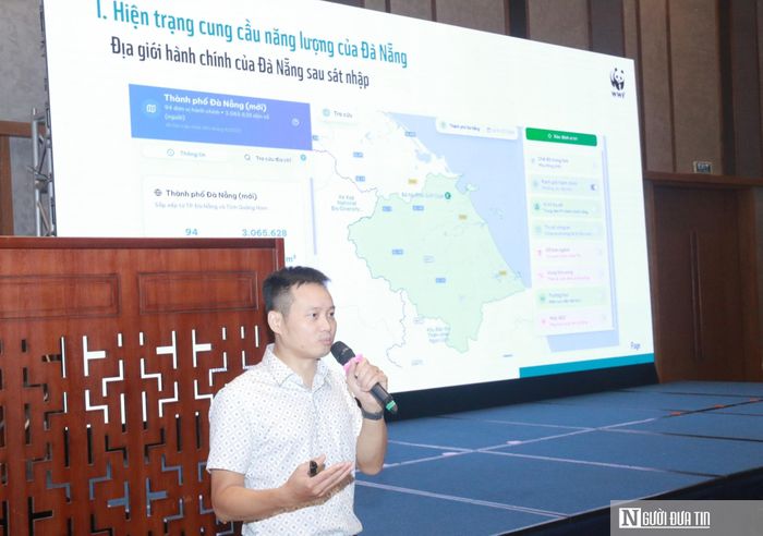 Ông Nguyễn Thành Chung, đại diện Chương trình Khí hậu và Năng lượng chia sẻ tại Hội nghị Doanh nghiệp khu vực miền Trung - Tây Nguyên năm 2026.