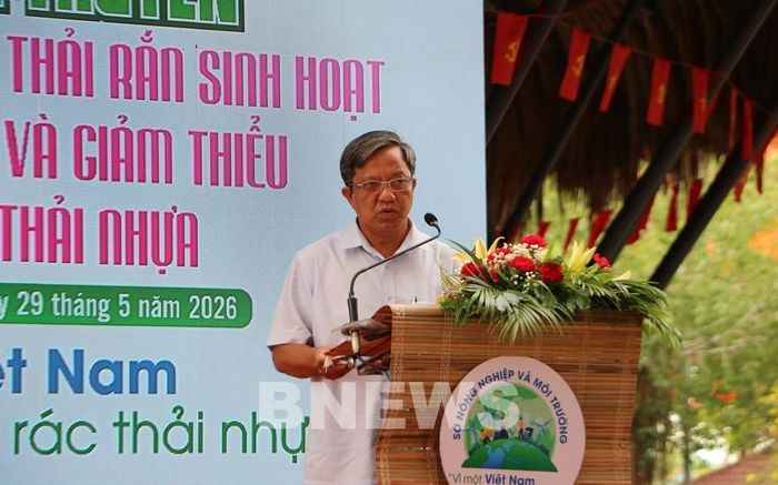 Ông Huỳnh Trung Đạt, Phó Chủ tịch UBND xã Phú Thọ, phát biểu hưởng ứng. Ảnh: Hồng Thái-TTXVN