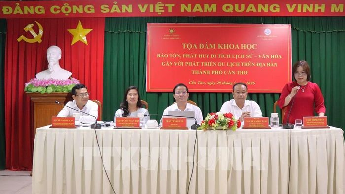 Các đại biểu tham gia tọa đàm. Ảnh: Nguyễn Hằng - TTXVN
