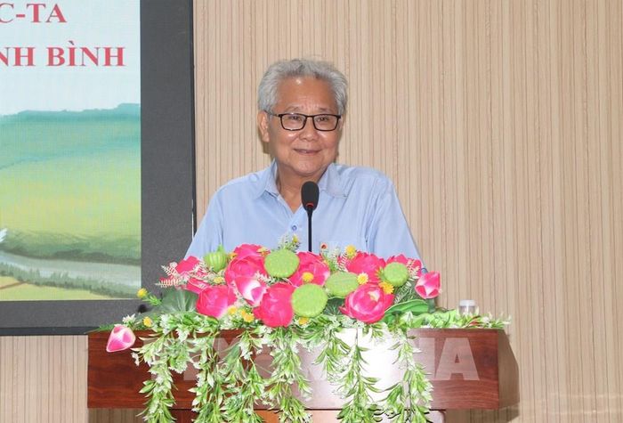 Anh hùng Lao đông Huỳnh Văn Thòn, Chủ tịch Hội đồng quản trị Tập đoàn Lộc Trời phát biểu tại hội nghị. Ảnh: Tuấn Phi - TTXVN 