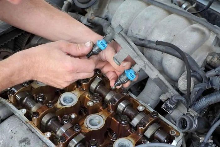 Kim phun nhiên liệu bị bẩn cũng là nguyên nhân âm thầm gây hao xăng.