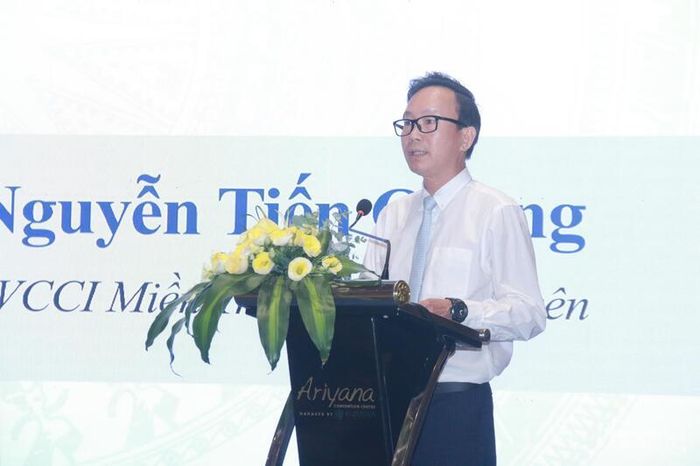 Giám đốc VCCI miền Trung – Tây Nguyên Nguyễn Tiến Quang cho rằng, chuyển đổi xanh là “giấy thông hành” để doanh nghiệp tham gia thị trường toàn cầu