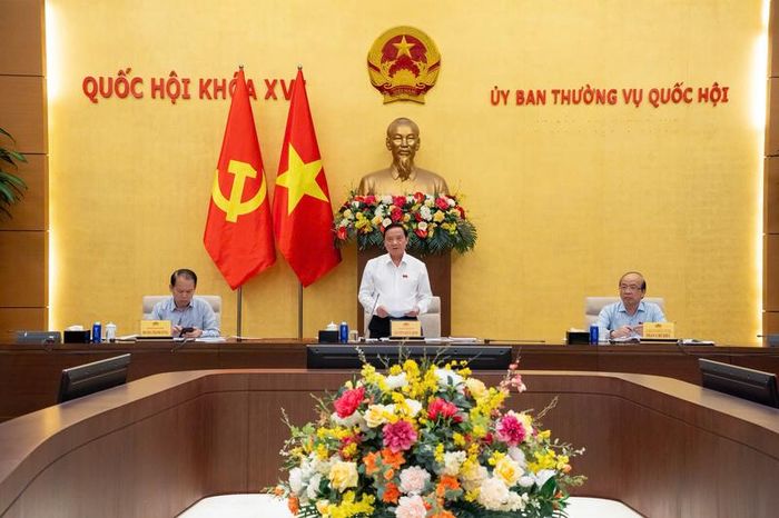 Phó Chủ tịch Quốc hội Nguyễn Khắc Định phát biểu kết luận cuộc họp.