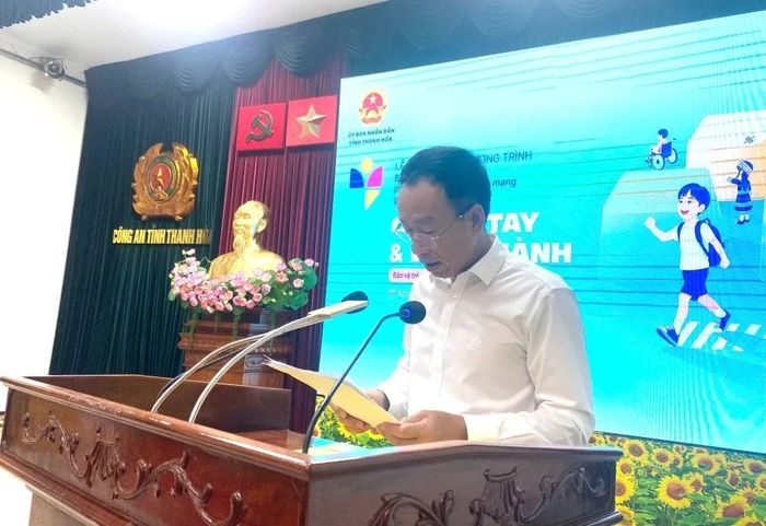 Phó Chủ tịch UBND tỉnh Lê Quang Hùng phát biểu quán triệt và hưởng ứng Chương trình.