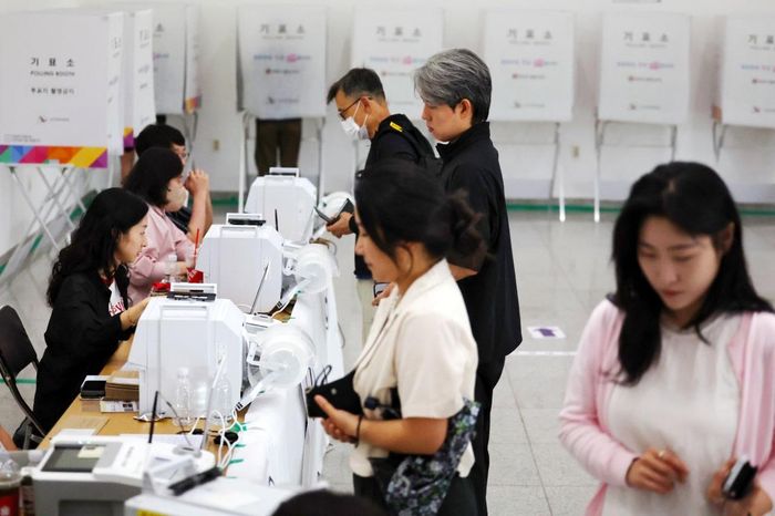 Cử tri bỏ phiếu sớm tại thành phố Gwangju, Hàn Quốc, ngày 29/5/2026. Ảnh: Seoul.co.kr.