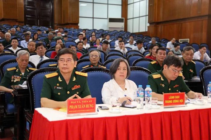 Đồng chí Phạm Xuân Hưng, Phó Chủ tịch Hội Nạn nhân chất độc da cam/dioxin Việt Nam và các đại biểu tham dự lễ kỷ niệm.