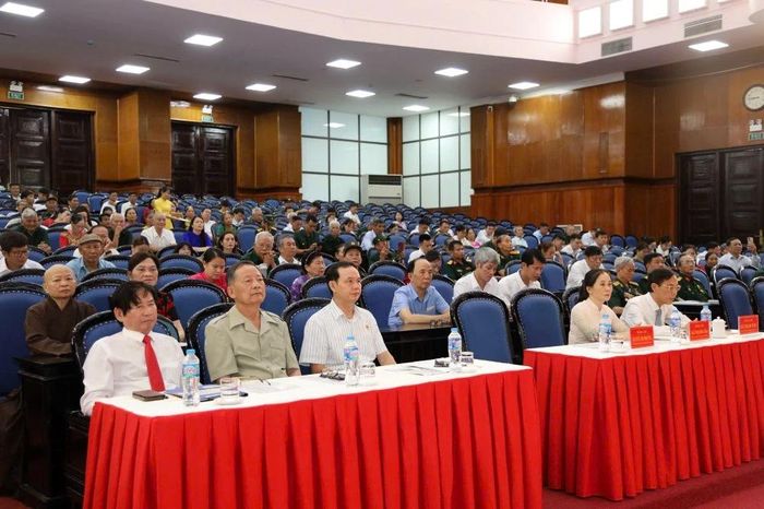 Các đại biểu tham dự lễ kỷ niệm.