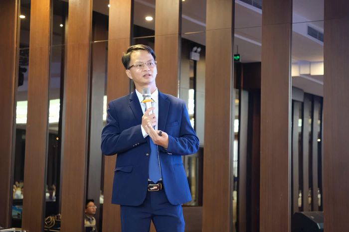 Tiến sỹ kinh tế Đặng Trung Tuyến, Đại học Quốc gia Hà Nội đã trình bày chuyên đề Tại hội nghị.
