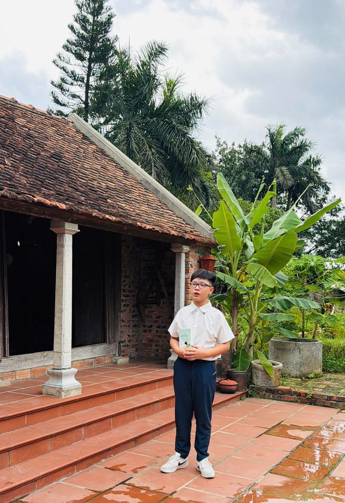 Lựa chọn bối cảnh làng quê để giới thiệu cuốn sách “Quê nội”, em Minh Quang muốn lan tỏa tình yêu quê hương từ những điều giản dị nhất