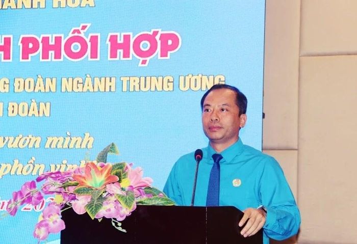 Chủ tịch Liên đoàn Lao động tỉnh Lương Trọng Thành phát biểu tại lễ ký kết.