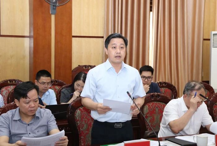 Giám đốc Sở Nông nghiệp và Môi trường Lê Văn Tiến báo cáo tiến độ thực hiện GPMB.