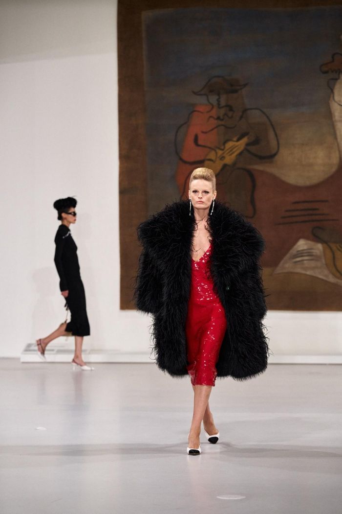 Sân khấu của Chanel Métiers d’Art 2026 được đặt tại không gian mới của Centre Pompidou Hanwha, Seoul.
