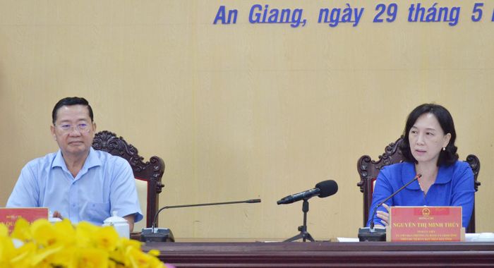 Phó Chủ tịch UBND tỉnh, Trưởng ban Chỉ đạo kỳ thi tỉnh An Giang Nguyễn Thị Minh Thúy phát biểu chỉ đạo tại cuộc họp.