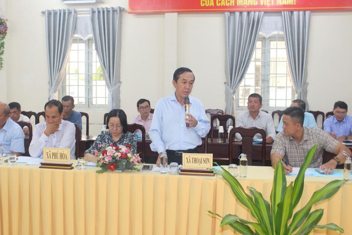 Đại diện UBND xã Thoại Sơn phát biểu tại buổi làm việc.