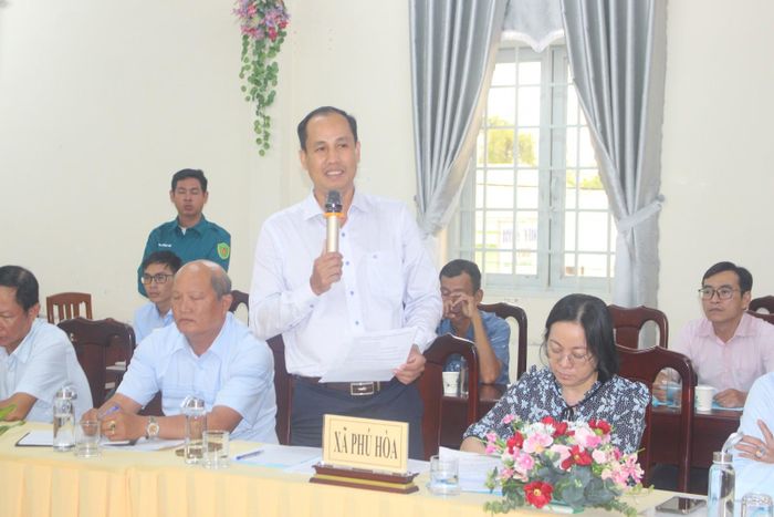 Đại diện UBND xã Phú Hòa phát biểu tại buổi làm việc.