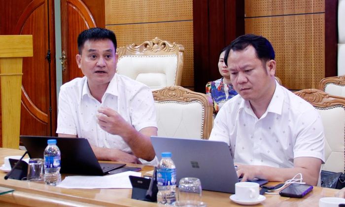  Đại diện Cục Quản lý đất đai trao đổi, hướng dẫn kỹ thuật làm sạch dữ liệu đất đai. 