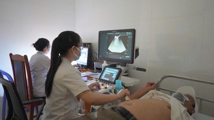 Việc triển khai khám sức khỏe miễn phí toàn dân không chỉ giúp phát hiện sớm bệnh tật mà còn góp phần thay đổi nhận thức của người dân về việc chủ động chăm sóc sức khỏe. Ảnh: T.A