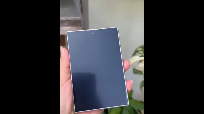 Màn hình ngoài Galaxy Z Fold8 Wide lộ diện với tỷ lệ rộng hơn