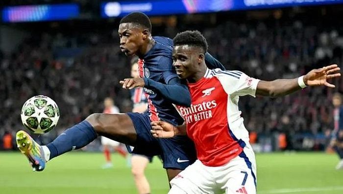 Ngoài hàng phòng ngự thép, Arsenal cũng sẵn sàng trừng phạt đối thủ bằng những pha phản công nhanh.