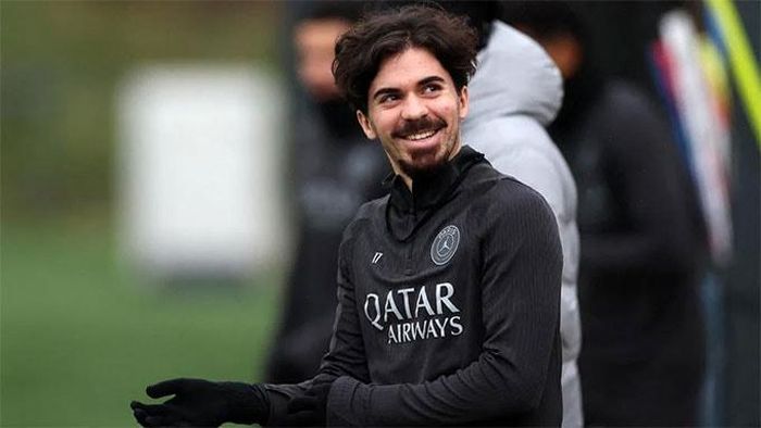 Từ người bị nghi ngờ thành biểu tượng PSG.