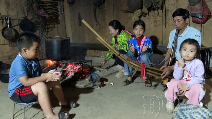 Cùng với câu chuyện phát triển, điều người dân Quài Tở muốn giữ lại là bản sắc văn hóa và sự bình yên trong mỗi nếp nhà.