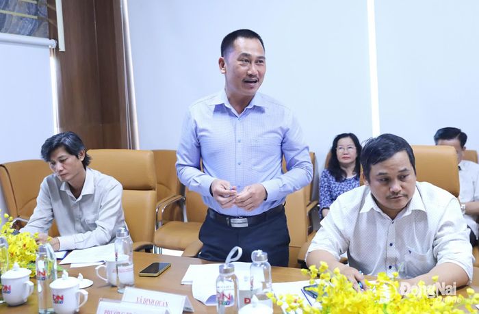 Đại diện xã Định Quán phát biểu tại buổi họp. Ảnh: Huy Anh